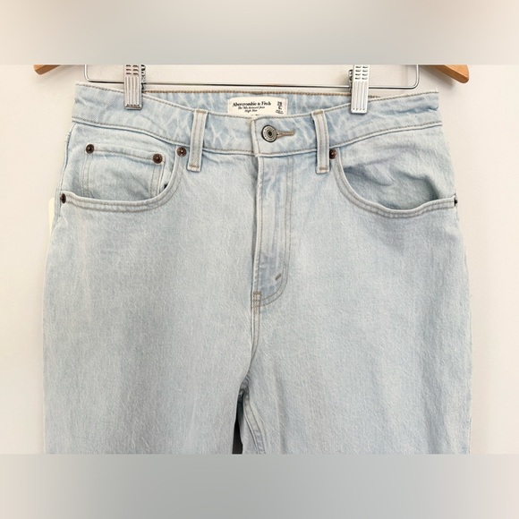 Abercrombie & Fitch Curve Love High Rise 90s Relaxed Jean | Size 28 / 6 Short - Picture 3 of 12